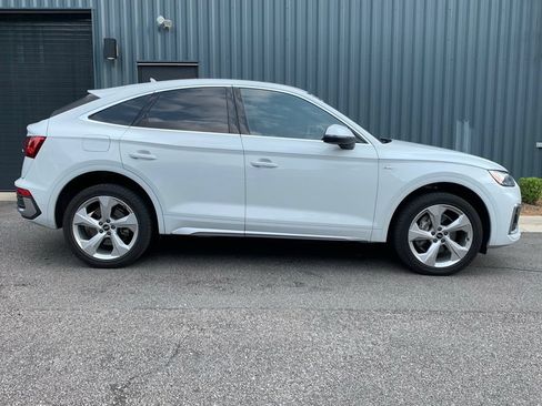 Used 2021 Audi Q5 2.0T Premium Plus w/ Premium Plus Package AWD/4WD image 3