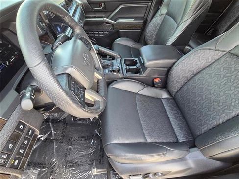 Used 2025 Toyota Tacoma Limited AWD/4WD image 15