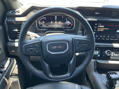 Used 2025 GMC Sierra 1500 AT4 w/ AT4 Premium Package AWD/4WD image 12