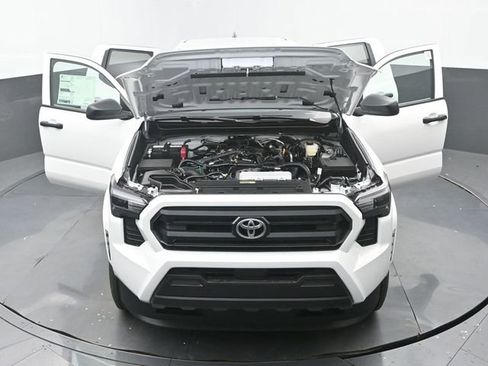 Used 2026 Toyota Tacoma SR w/ SR Upgrade Package AWD/4WD image 33