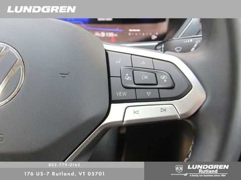 Used 2022 Volkswagen Tiguan SE AWD/4WD image 18