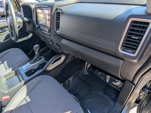 Certified 2024 Nissan Frontier SV w/ Technology Package image 16