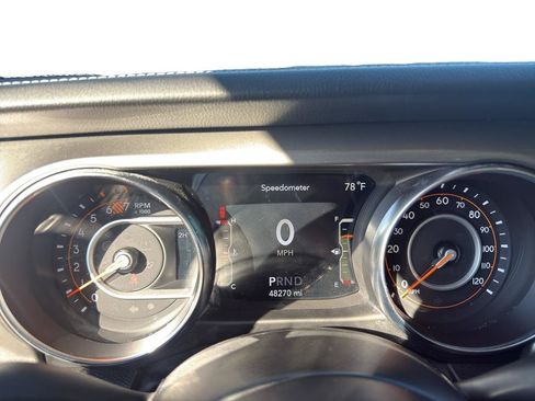 Used 2022 Jeep Wrangler Unlimited Sahara w/ LED Lighting Group AWD/4WD image 15