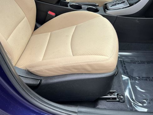 Used 2013 Hyundai Elantra GLS w/ Preferred Pkg FWD image 18