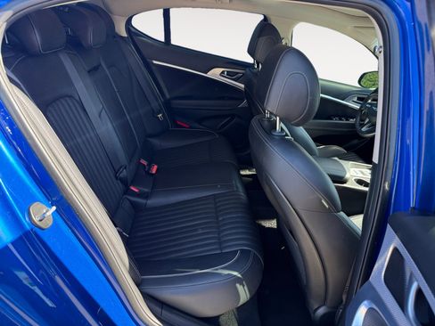 Used 2022 Genesis G70 2.0T w/ Prestige Package RWD image 18
