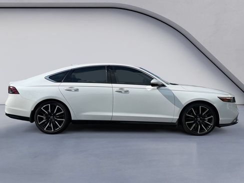 Used 2023 Honda Accord Touring image 6