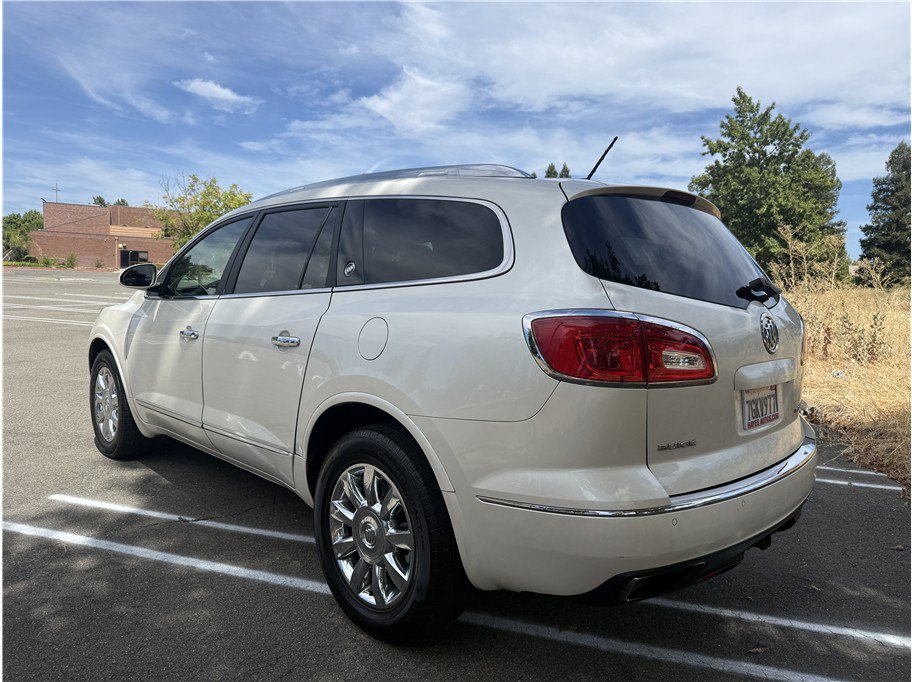 Used 2014 Buick Enclave Leather w/ Trailering Provision Package FWD image 7