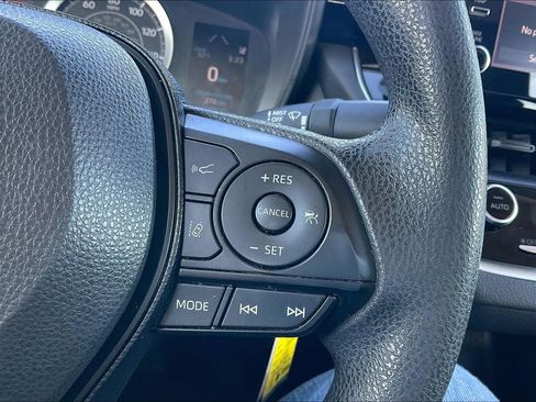 Used 2020 Toyota Corolla LE image 17