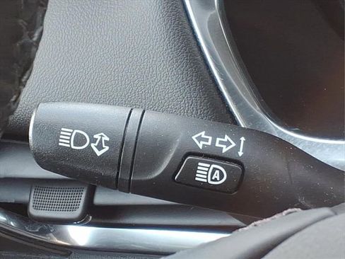 Used 2023 Chevrolet Traverse LT image 28