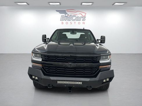 Used 2018 Chevrolet Silverado 1500 LT w/ All Star Edition image 2