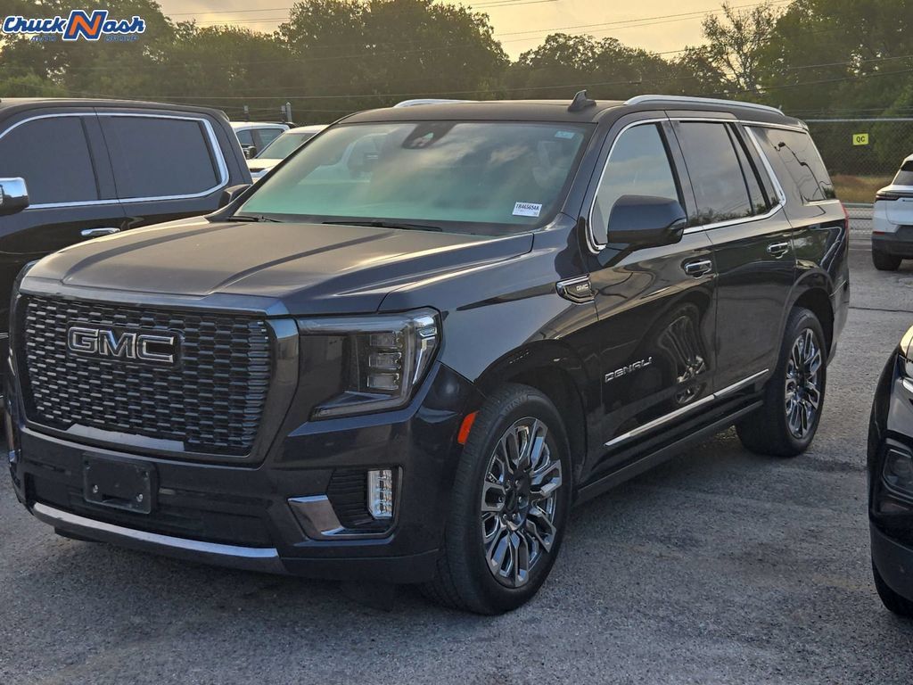 Used 2023 GMC Yukon Denali Ultimate AWD/4WD image 3