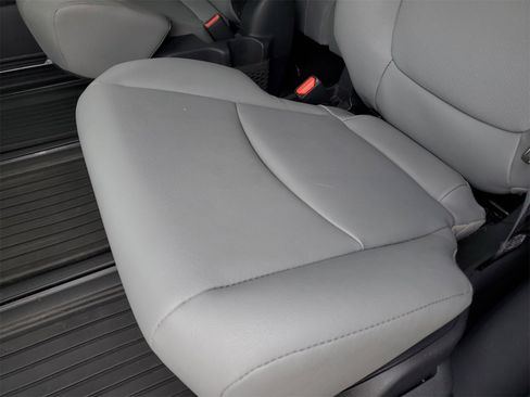 Certified 2023 Toyota Sienna XLE w/ XLE Plus Package image 16