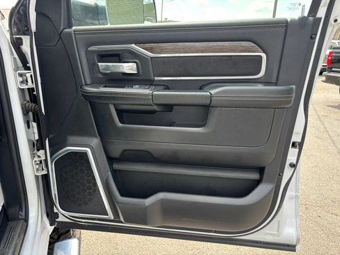 Used 2020 RAM 2500 Laramie AWD/4WD image 35