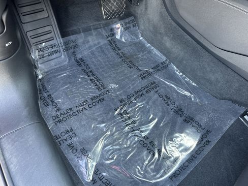 Used 2022 Audi e-tron Premium w/ Convenience Plus Package image 17