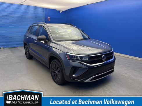 Used 2023 Volkswagen Taos S w/ Driver Assistance Package FWD image 1