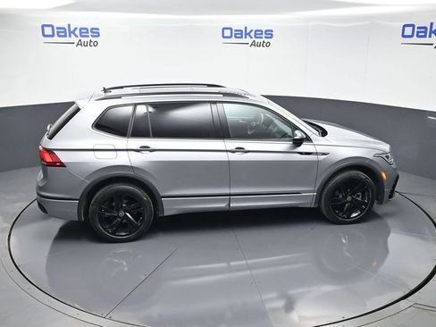 Used 2023 Volkswagen Tiguan SE R-Line FWD image 54