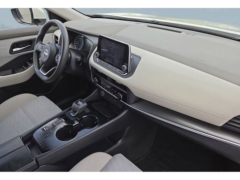 Used 2023 Nissan Rogue SV FWD image 17
