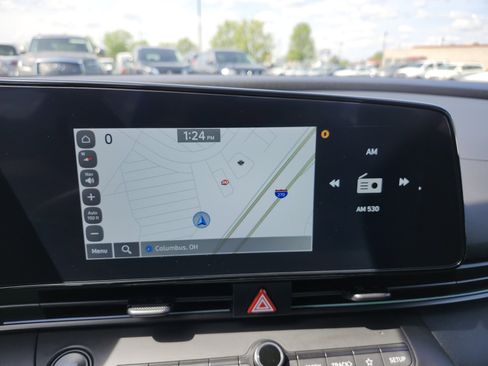 Used 2025 Hyundai Elantra SEL image 4