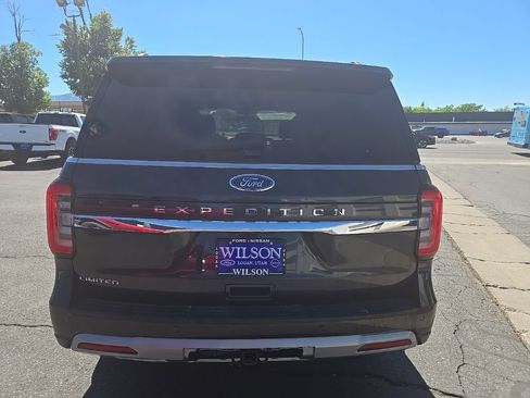 Used 2023 Ford Expedition Limited AWD/4WD image 6