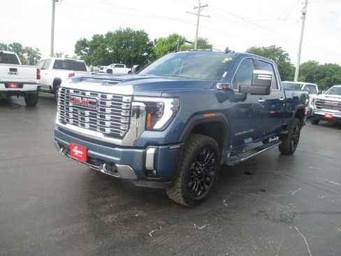 Used 2024 GMC Sierra 2500 Denali w/ Denali Reserve Package AWD/4WD image 13