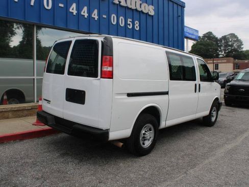 Used 2016 Chevrolet Express 2500 RWD image 4