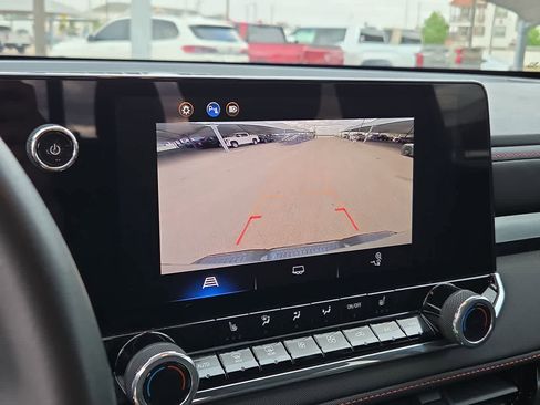 Used 2024 Chevrolet Colorado Z71 w/ Z71 Convenience Package 2 image 25