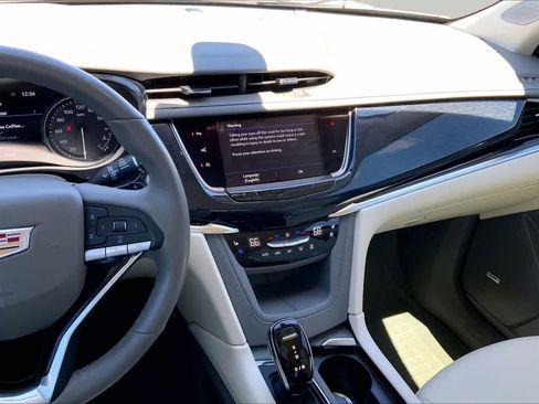 Used 2024 Cadillac XT6 Premium Luxury w/ Technology Package FWD image 6