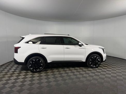 Used 2025 Kia Sorento EX w/ Panoramic Sunroof Package AWD/4WD image 7