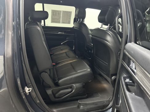 Used 2023 Jeep Wagoneer L Series II image 33