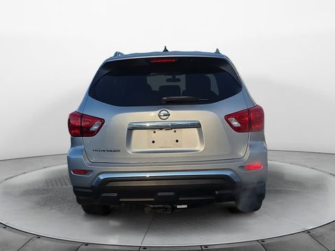 Used 2017 Nissan Pathfinder S image 4