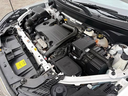 Used 2024 GMC Terrain SLE image 24