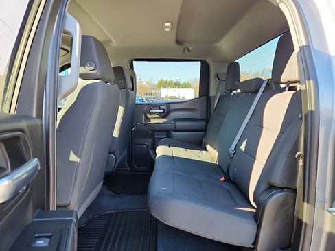 Used 2020 Chevrolet Silverado 1500 Custom w/ Custom Value Package image 10