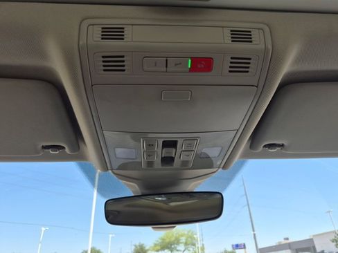 Used 2024 Volkswagen Jetta SE FWD image 20