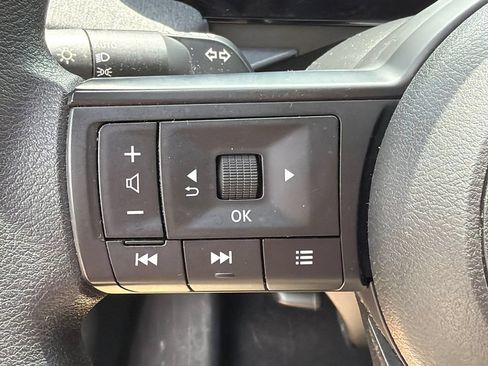 Used 2025 Nissan Kicks SV w/ SV Premium Package FWD image 24