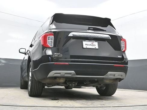 Used 2022 Ford Explorer XLT w/ Equipment Group 202A image 33