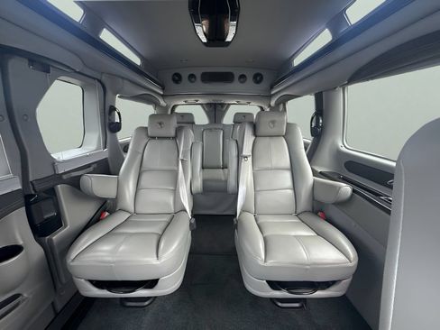 Used 2019 Ford Transit 150 130 Low Roof w/ Exterior Upgrade Package RWD image 6