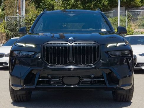 New 2027 BMW X7 xDrive40i w/ M Sport Package AWD/4WD image 2