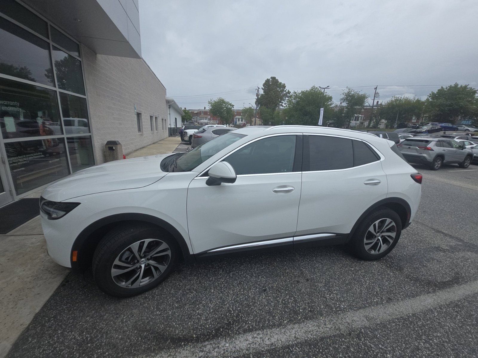 Used 2023 Buick Envision Essence AWD/4WD image 2