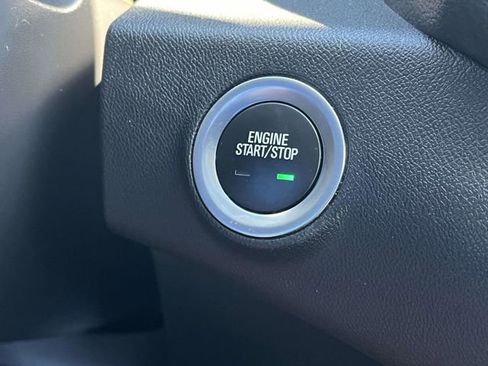 Used 2024 GMC Terrain SLE FWD image 31