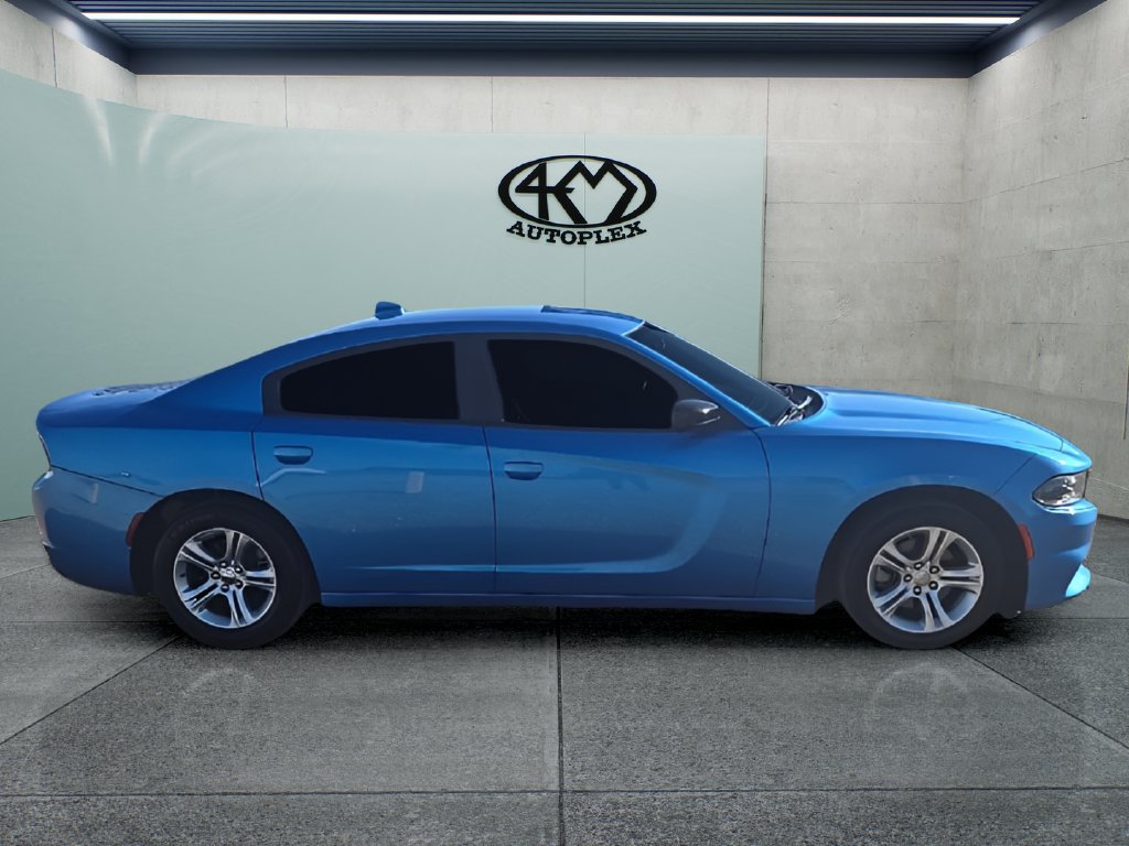 Used 2023 Dodge Charger SXT RWD image 2