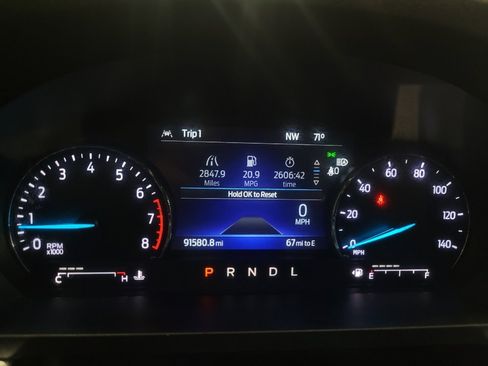 Used 2022 Ford Explorer XLT AWD/4WD image 23