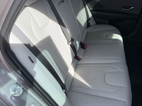 Used 2024 Hyundai Elantra Limited image 17