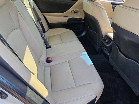 Used 2020 Lexus ES 350 w/ Premium Package FWD image 18