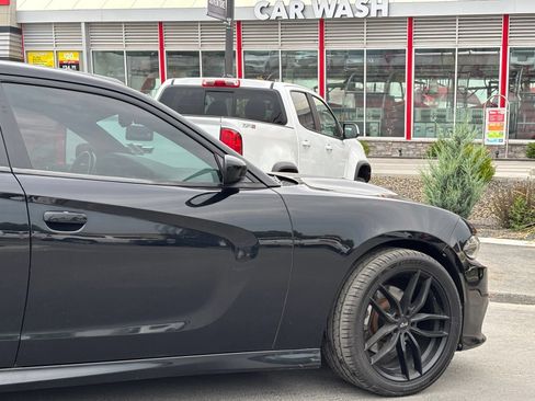 Used 2019 Dodge Charger R/T RWD image 4
