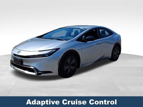 Used 2025 Toyota Prius Plug-In Hybrid FWD image 4