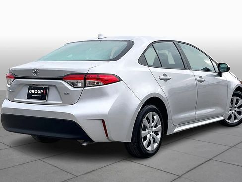 Used 2025 Toyota Corolla LE image 13