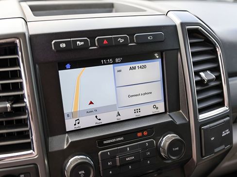 Used 2017 Ford F250 XLT w/ XLT Premium Package AWD/4WD image 19