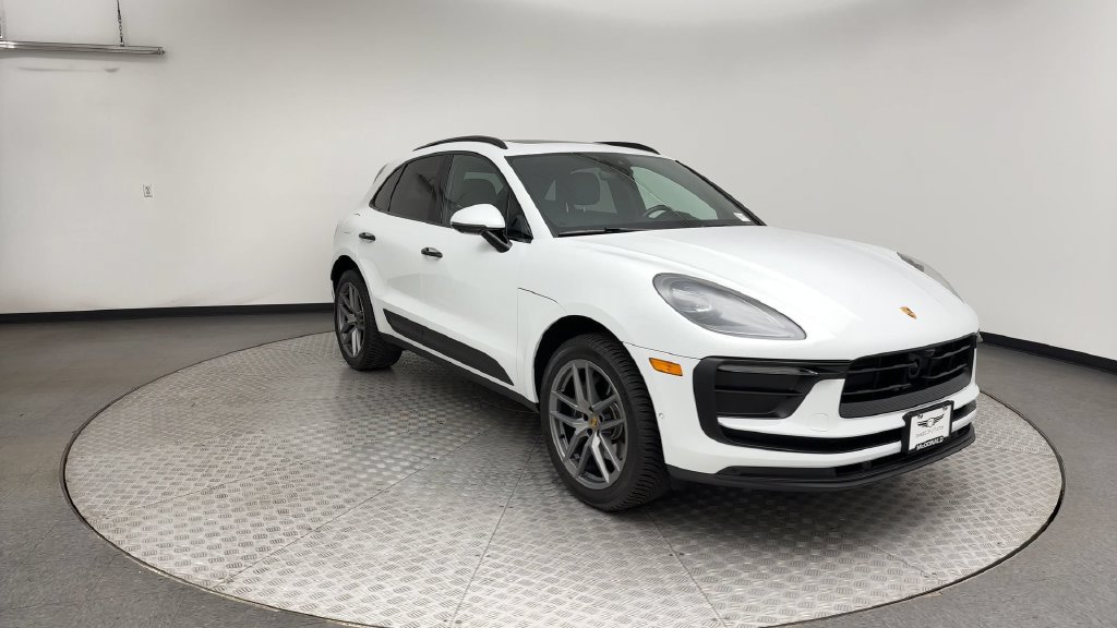Used 2022 Porsche Macan AWD/4WD image 8
