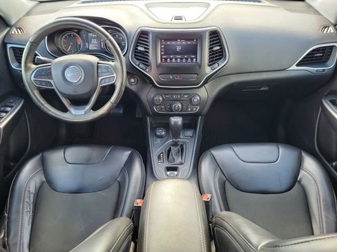 Used 2019 Jeep Cherokee Latitude Plus w/ Comfort/Convenience Group AWD/4WD image 10
