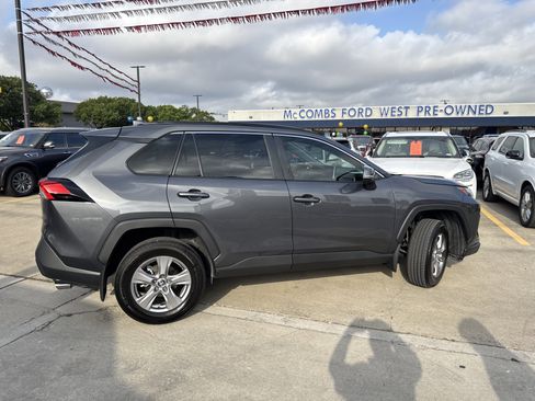 Used 2025 Toyota RAV4 XLE image 4